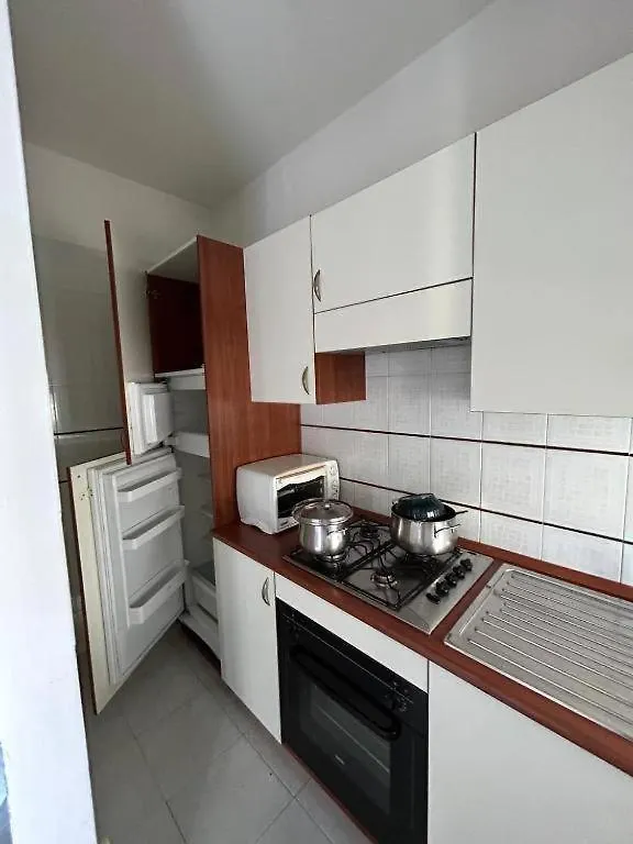 Daire Via Liguria 15 Guest House